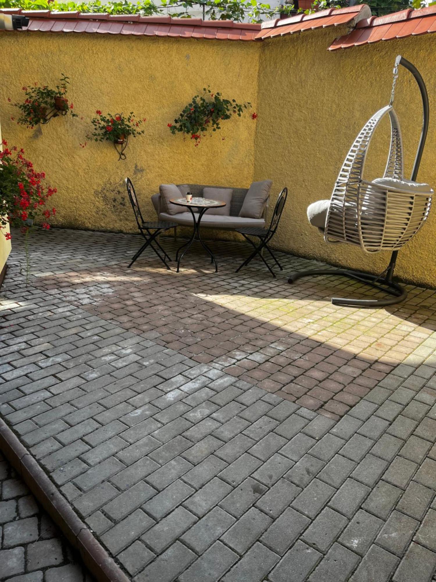 Aki Gray Apartment Brasov Luaran gambar