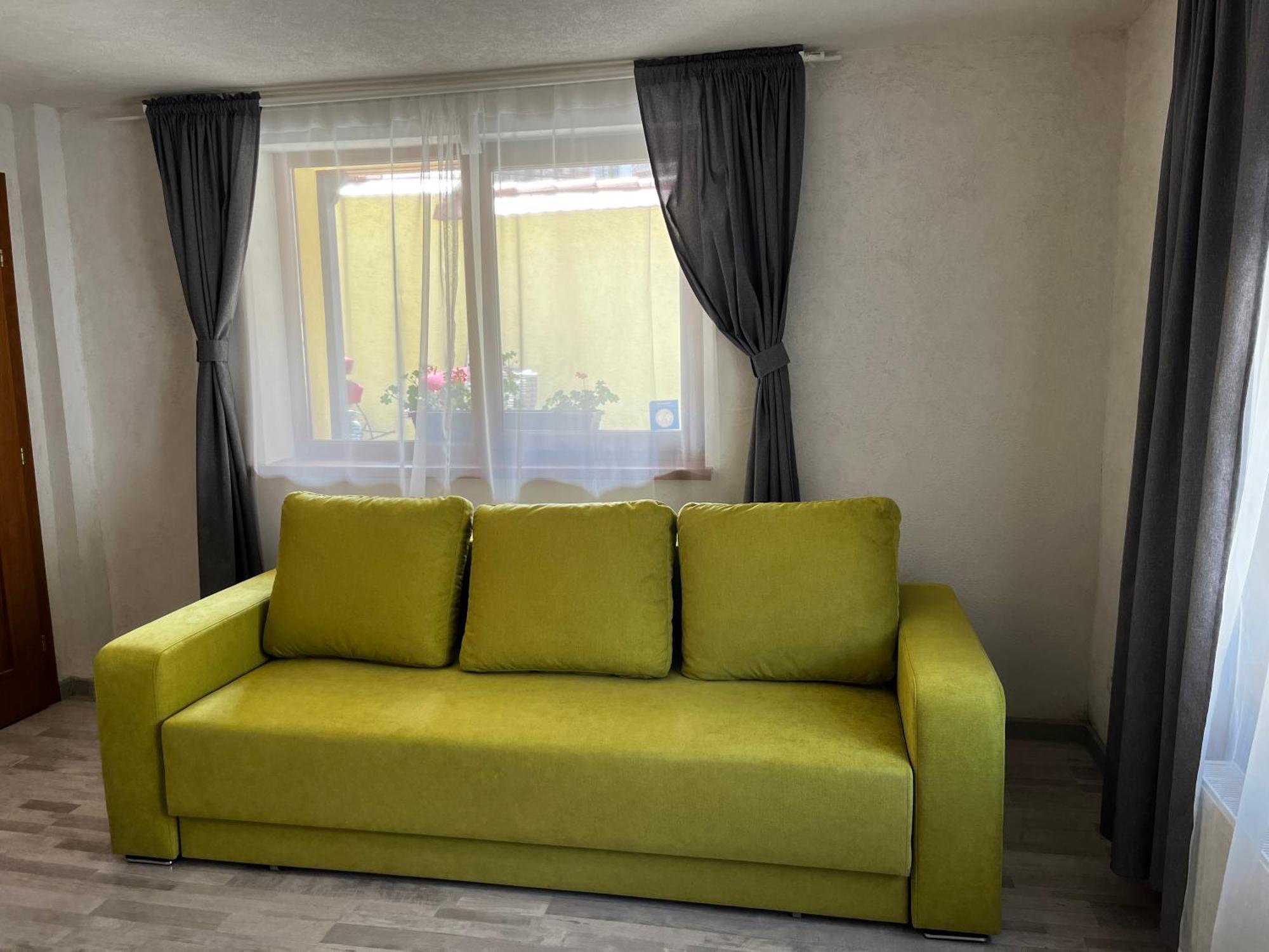 Aki Gray Apartment Brasov Luaran gambar