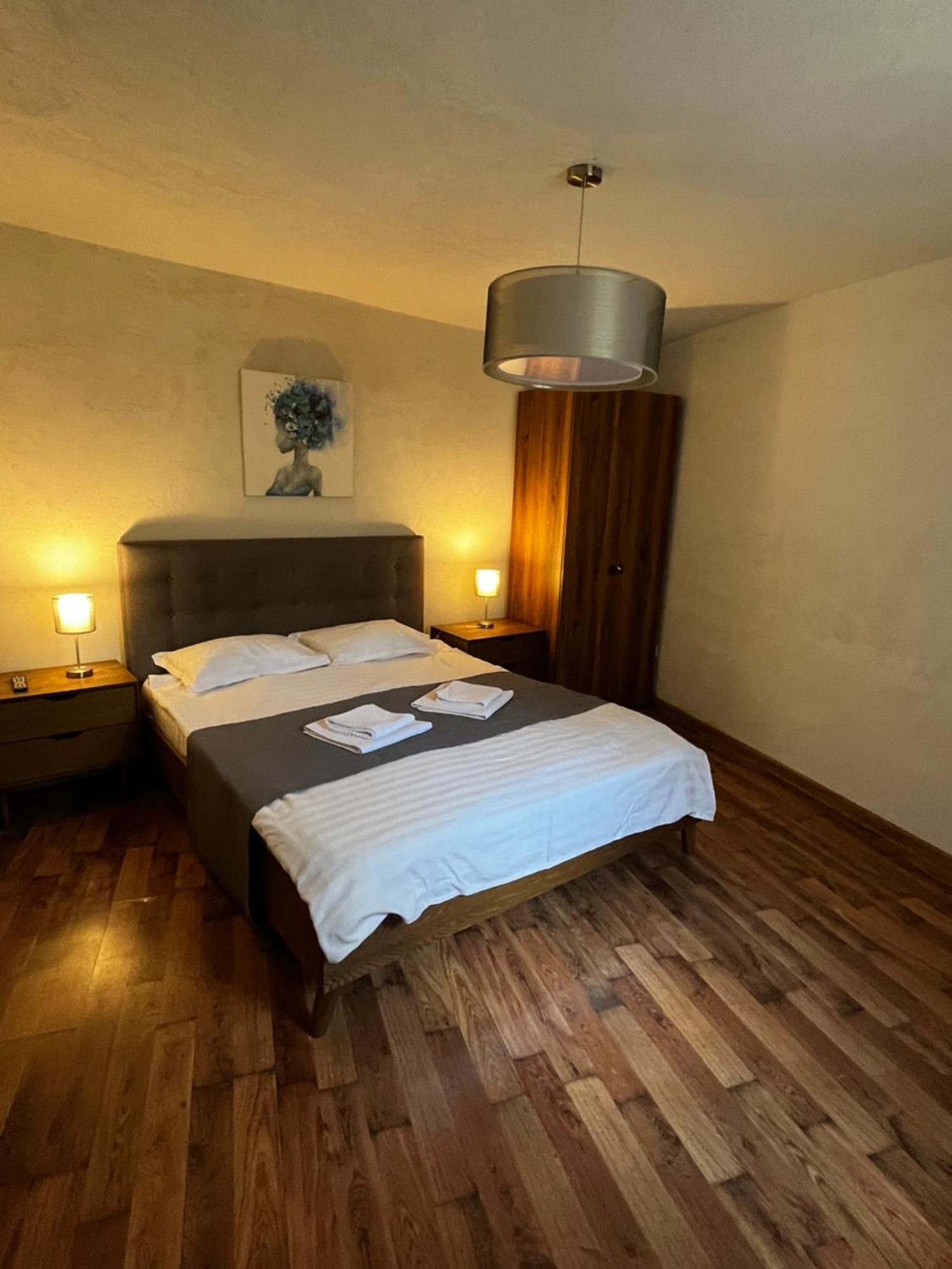 Aki Gray Apartment Brasov Luaran gambar