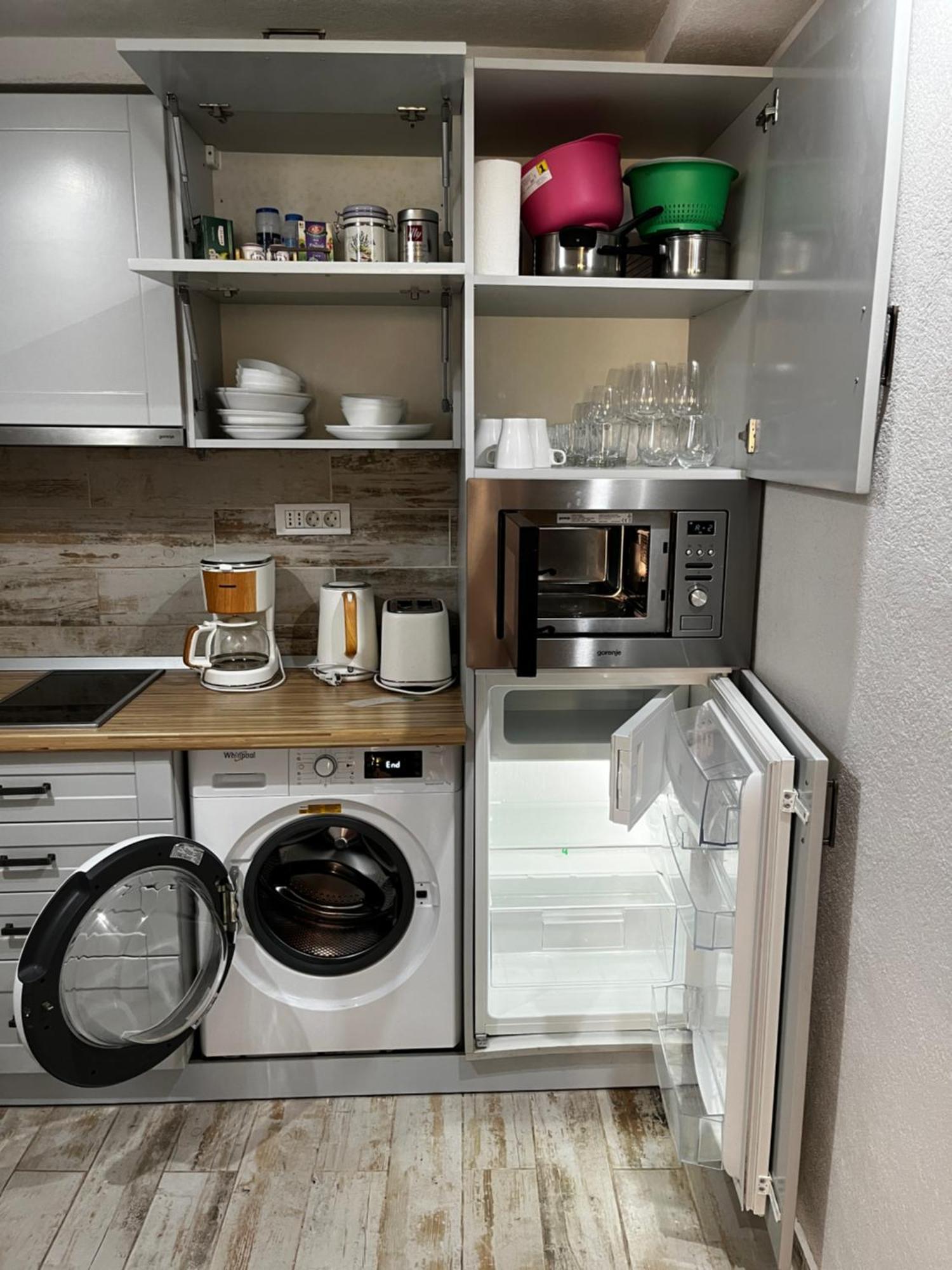 Aki Gray Apartment Brasov Luaran gambar